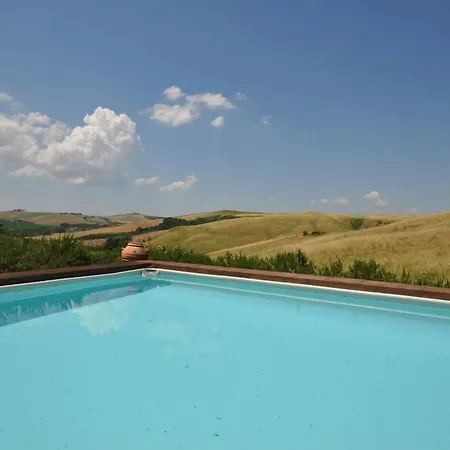 Castelmuzio Villa *