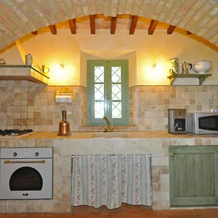 Castelmuzio Villa *